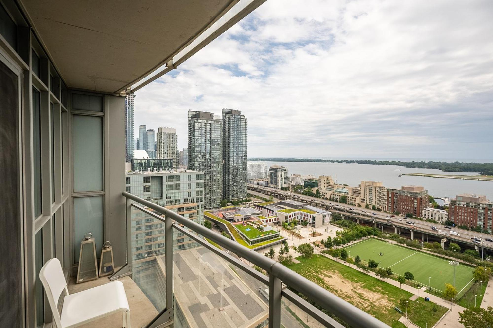 Globalstay Elegant Downtown Apartments Торонто Екстериор снимка