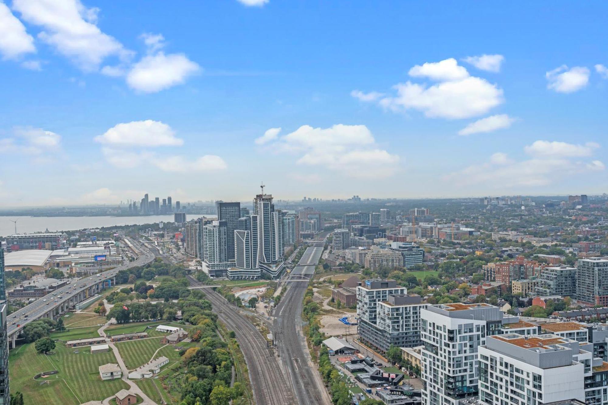 Globalstay Elegant Downtown Apartments Торонто Екстериор снимка
